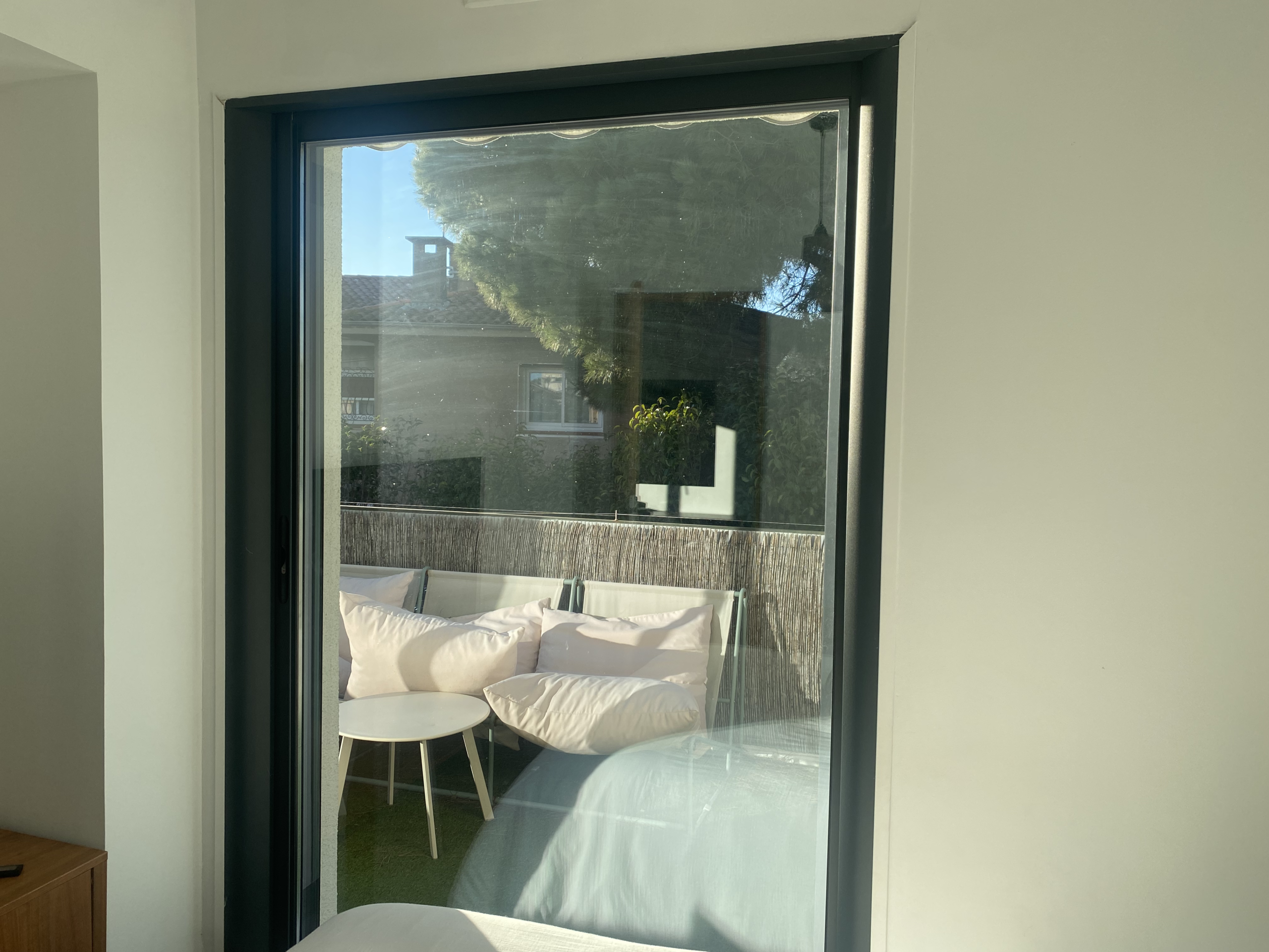 Pose baie vitrée à galandage