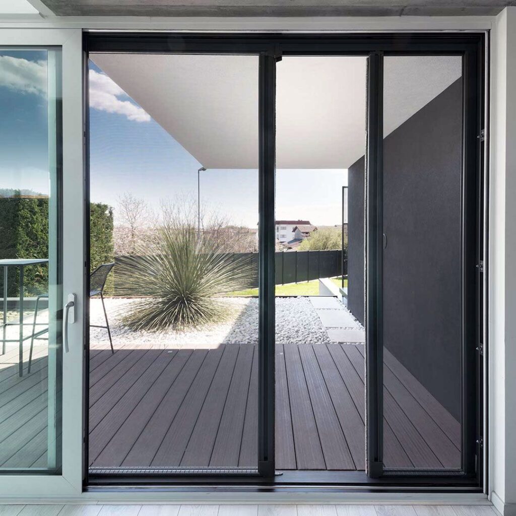 moustiquaire sans rail au sol pour baie coulissante baie vitrée